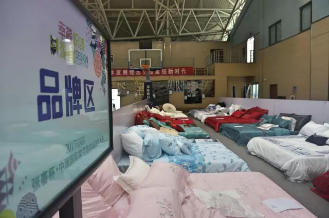 �Ҹ�������ζϯ����ͨ������������300���Ҽ��a(ch��n)Ʒ��Ů�����