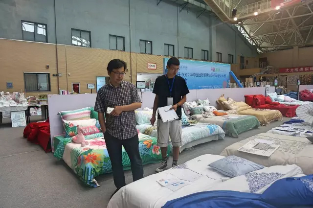 �Ҹ�������ζϯ����ͨ������������300���Ҽ��a(ch��n)Ʒ��Ů�����