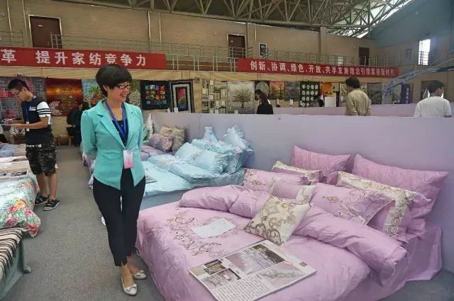 �Ҹ�������ζϯ����ͨ������������300���Ҽ��a(ch��n)Ʒ��Ů�����