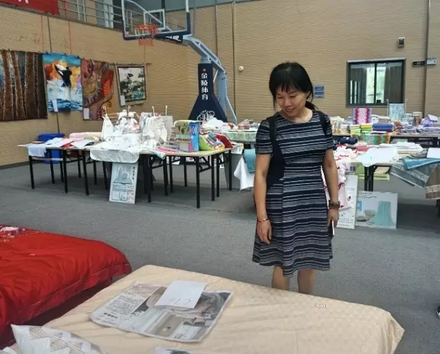 �Ҹ�������ζϯ����ͨ������������300���Ҽ��a(ch��n)Ʒ��Ů��ʣ�