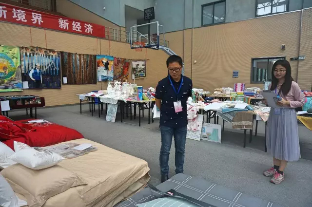 �Ҹ�������ζϯ����ͨ������������300���Ҽ��a(ch��n)Ʒ��Ů�����