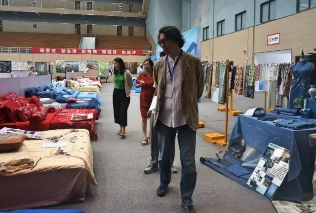 �Ҹ�������ζϯ����ͨ������������300���Ҽ��a(ch��n)Ʒ��Ů�����