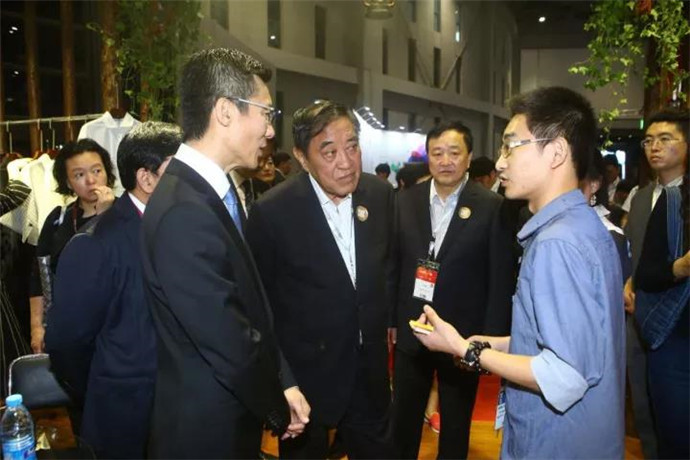 ���@��������L(f��ng)�����м�(li��n)���＾(li��n)չ���_Ļ