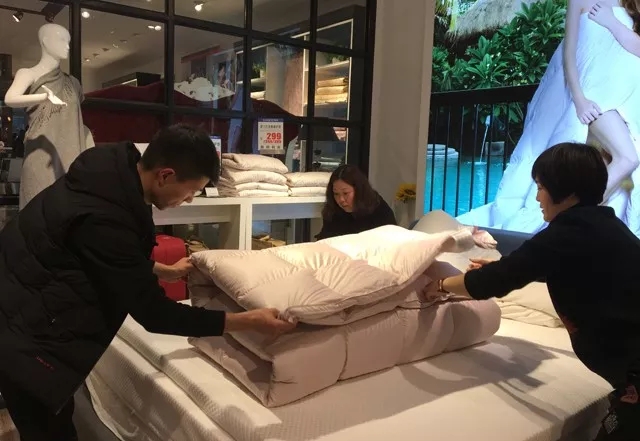 �Pʢ�Ҽ���Ӣ��Ӗ(x��n)��(hu��)��2018��Ʒ��Ӗ(x��n)��(hu��)�ի@�M�M��