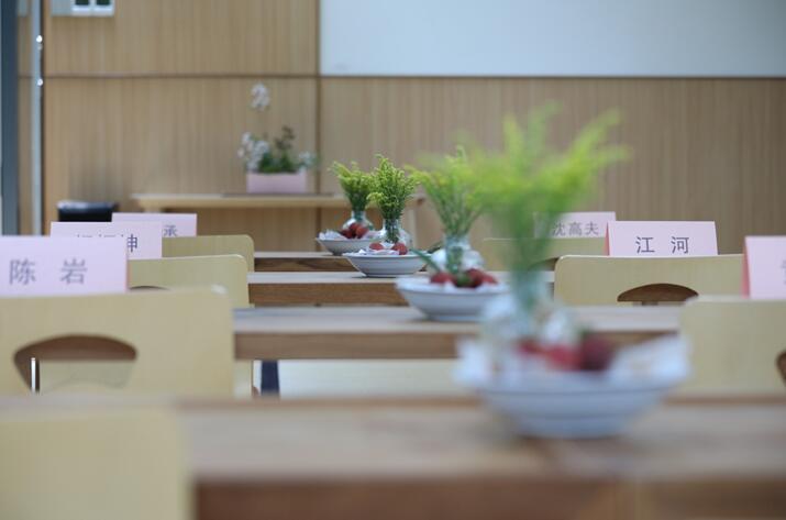 ����Ȼ���ؾ�����������һ�����ӵİl(f��)����