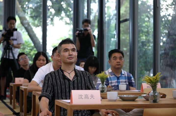 ����Ȼ���ؾ�����������һ�����ӵİl(f��)����