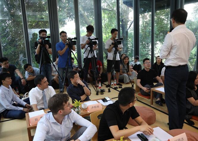 ����Ȼ���ؾ�����������һ�����ӵİl(f��)����