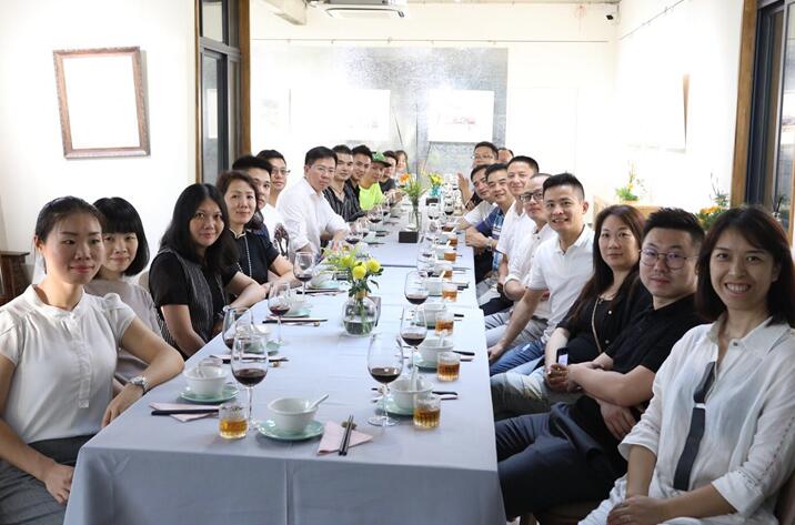 ����Ȼ���ؾ�����������һ�����ӵİl(f��)����