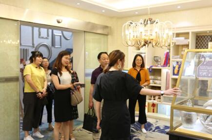 ����ƥ�R�޴�Ʒ���㽭���족�F(tu��n)�w��(bi��o)��(zh��n)�ƶ�����(d��ng)��ӑ��(hu��)�ڲ���Ҽ�������_