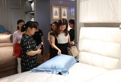 ����ƥ�R�޴�Ʒ���㽭���족�F(tu��n)�w��(bi��o)��(zh��n)�ƶ�����(d��ng)��ӑ��(hu��)�ڲ���Ҽ�������_