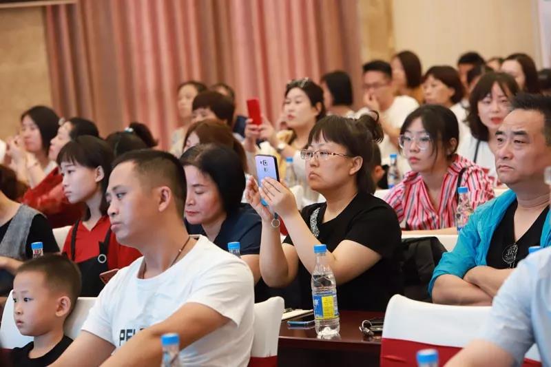 ��Ʒ•�������Ҽ�2019�ﶬ��Ʒ�l(f��)����(hu��)�A�M�չ���