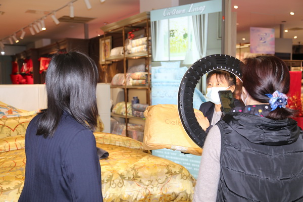 ���A���جF(xi��n)��--�Ġ�С�(zh��n)2023������Ʒ�l(f��)����(hu��)�����e��